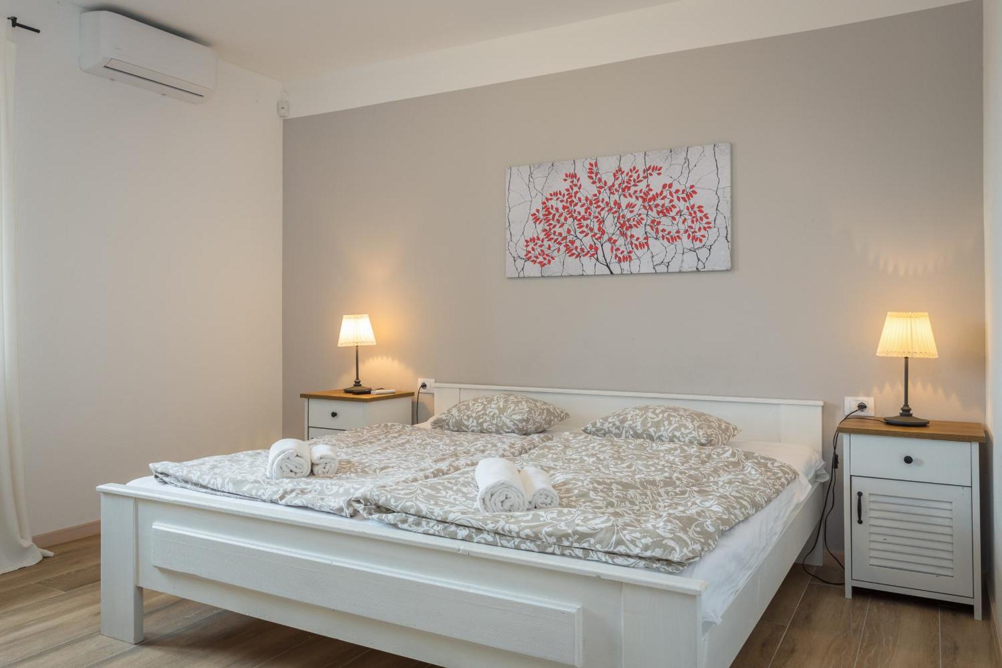 Villa Cirka In Central Istria For 14 Persons With Pool Heating & Pool Table Svetvinčenat Екстериор снимка