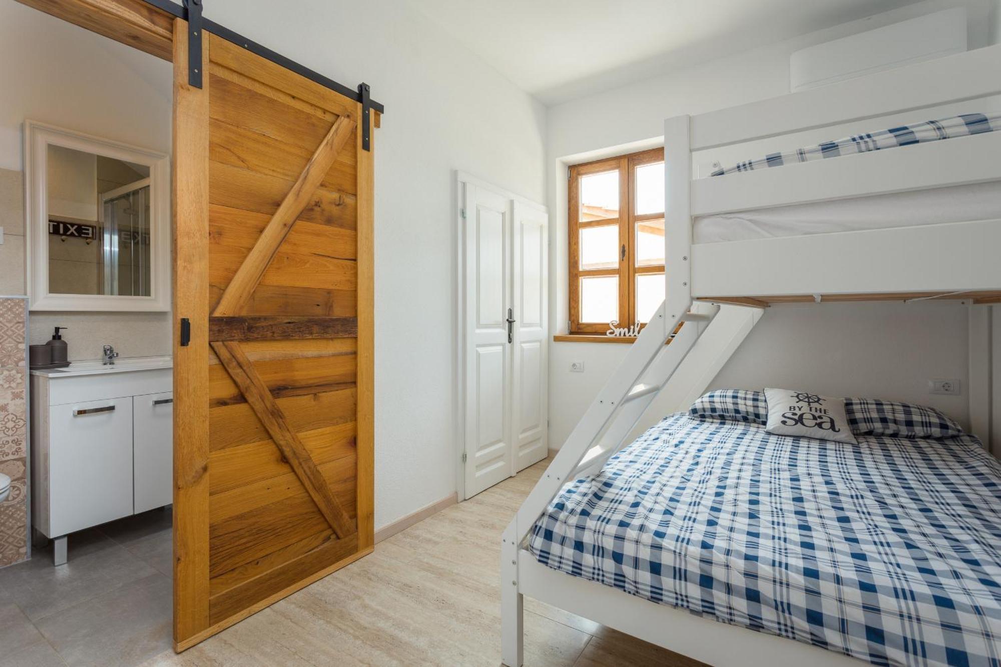 Villa Cirka In Central Istria For 14 Persons With Pool Heating & Pool Table Svetvinčenat Екстериор снимка